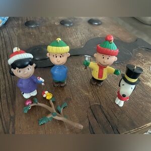 Hallmark Peanuts Gang Woodstock Snoopy's Doghouse